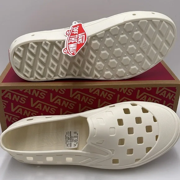 Vans Men’s Slip-On Trk
Marshmallow
VN0A5HF8FS8
Sneakers - Picture 3 of 16